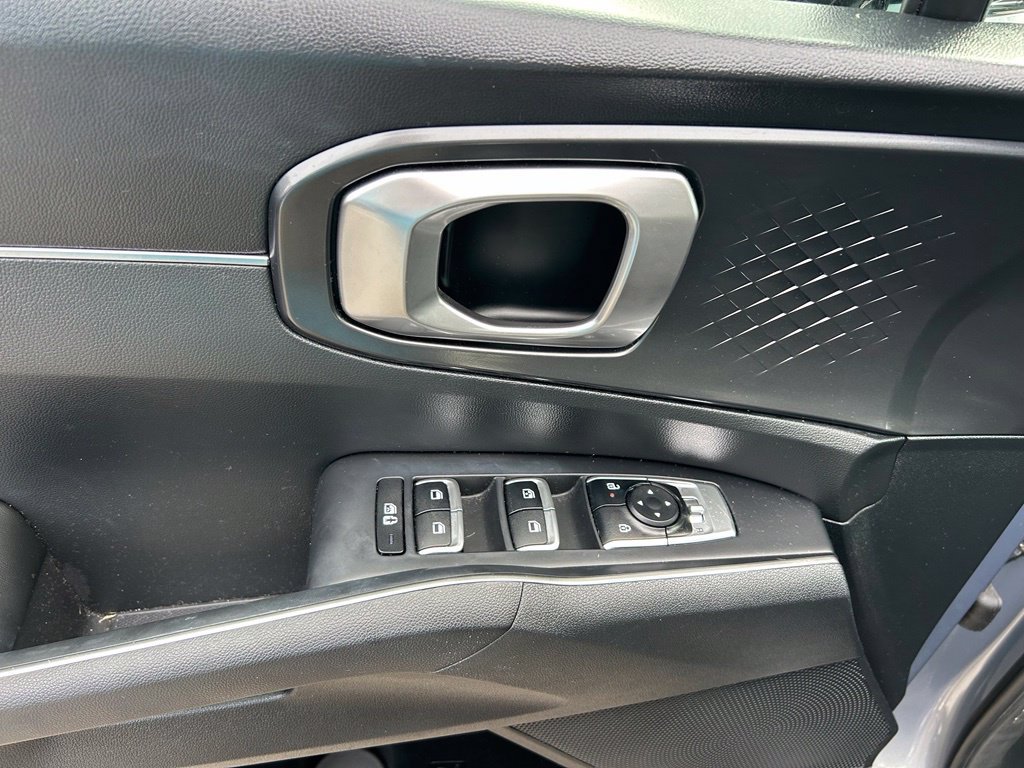 Used 2024 Kia Sorento S w/ Panoramic Sunroof Package FWD image 19