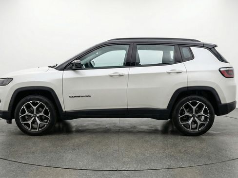 Used 2025 Jeep Compass Limited AWD/4WD image 5