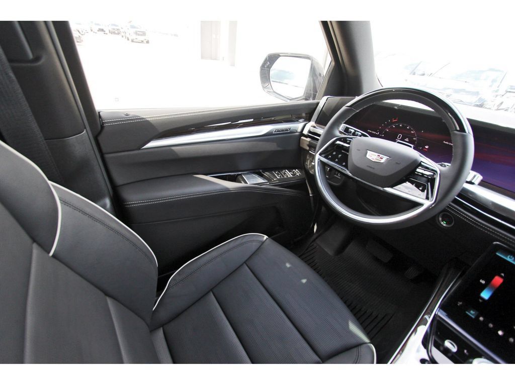 New 2027 Cadillac Escalade ESV Luxury RWD image 8