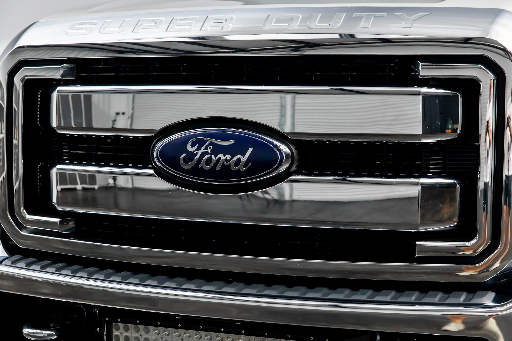 Used 2015 Ford F250 Lariat w/ Chrome Package AWD/4WD image 4