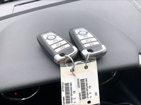 Used 2018 Ford F150 Lariat w/ Equipment Group 502A Luxury image 10