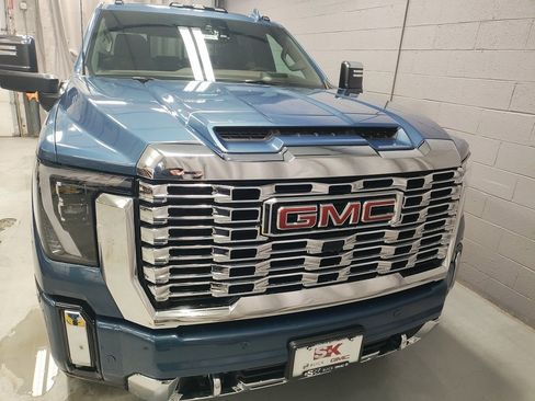 New 2026 GMC Sierra 2500 Denali w/ Denali Reserve Package image 6