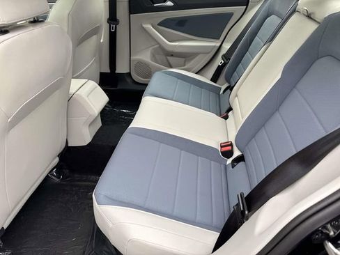 New 2026 Volkswagen Jetta SE FWD image 12