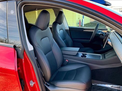 Used 2023 Tesla Model Y Long Range image 10