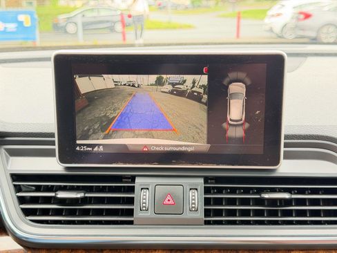 Used 2018 Audi Q5 2.0T Premium Plus AWD/4WD image 25