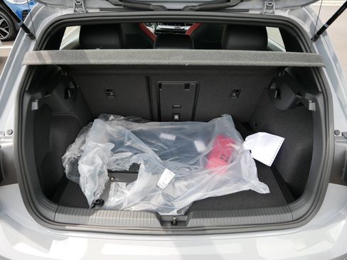 New 2025 Volkswagen GTI SE image 6