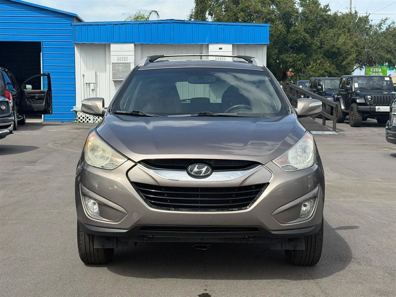 Used 2013 Hyundai Tucson Limited FWD image 3