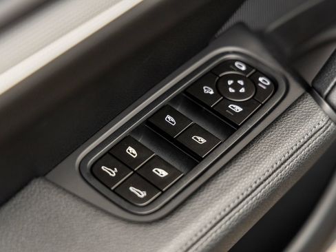 Certified 2026 Porsche Cayenne AWD/4WD image 22