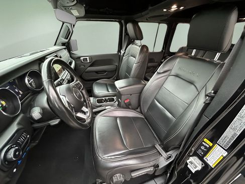 Used 2022 Jeep Wrangler Unlimited Sahara w/ Cold Weather Group image 22