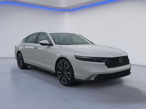 New 2026 Honda Accord Touring image 7