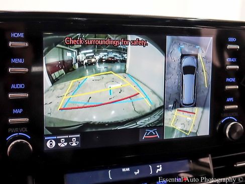 Used 2023 Toyota Sienna Platinum image 24