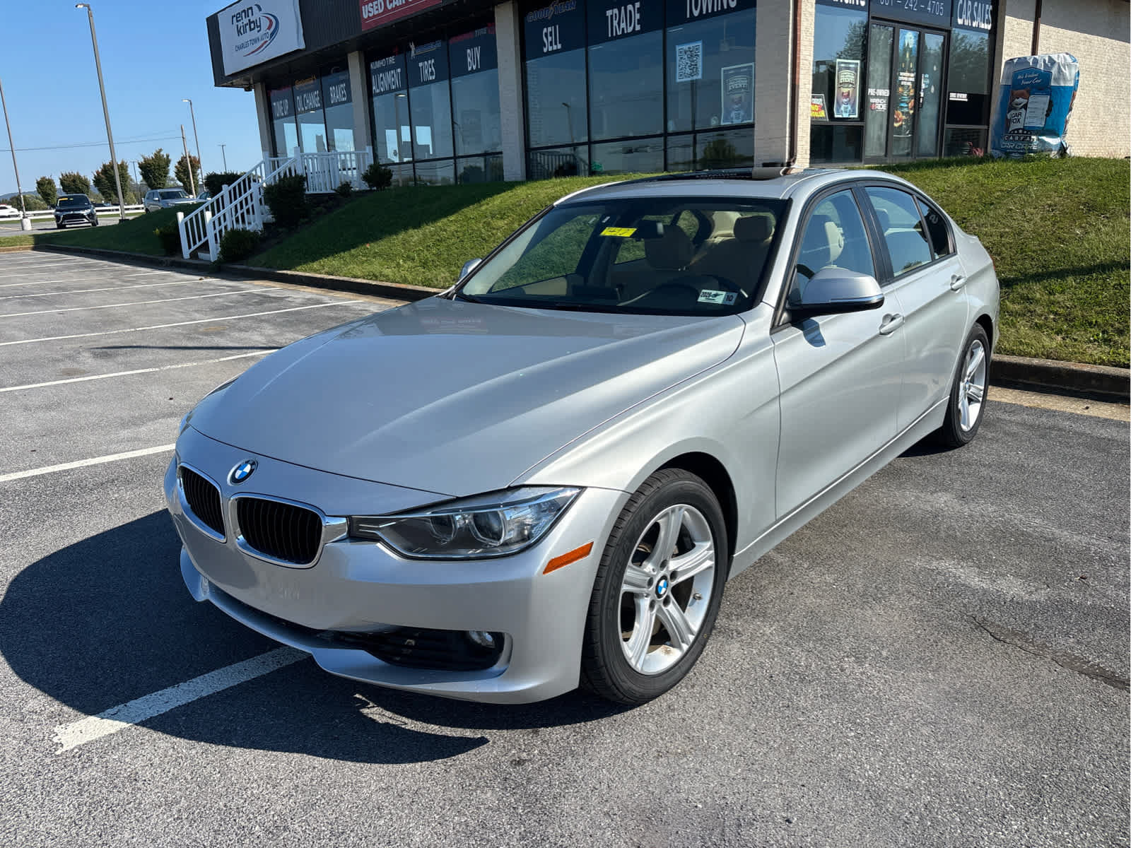 Used 2013 BMW 328i xDrive Sedan AWD/4WD image 2