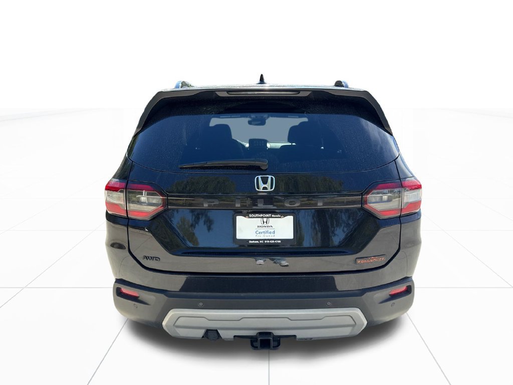 Certified 2025 Honda Pilot TrailSport image 7