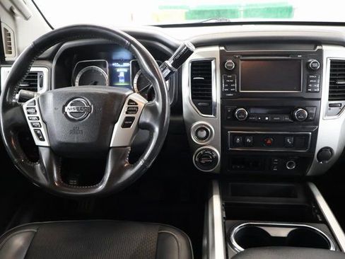 Used 2018 Nissan Titan PRO-4X image 12