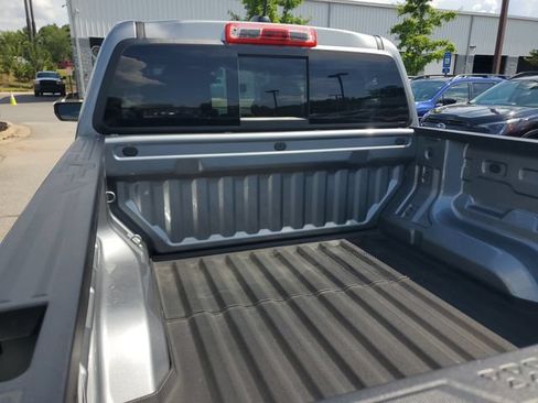 Used 2023 Chevrolet Colorado Z71 w/ Z71 Convenience Package 2 AWD/4WD image 11