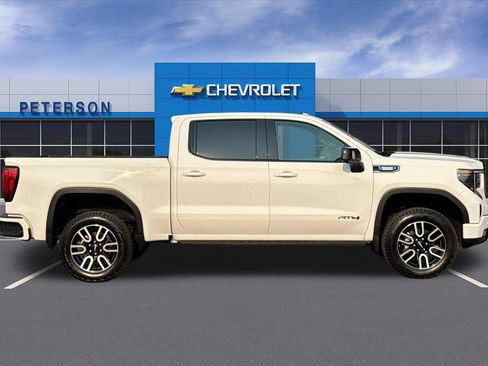 Used 2025 GMC Sierra 1500 AT4 w/ Technology Package AWD/4WD image 3