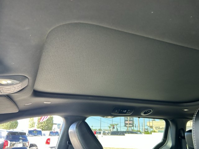 Used 2025 Chrysler Pacifica Limited FWD image 11