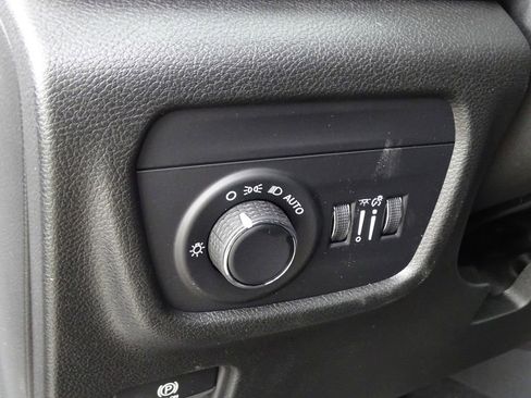 New 2025 Jeep Grand Cherokee Laredo image 18