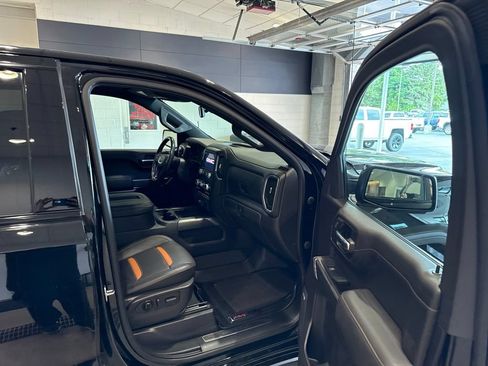 Used 2022 GMC Sierra 1500 AT4 w/ AT4 Premium Package AWD/4WD image 12