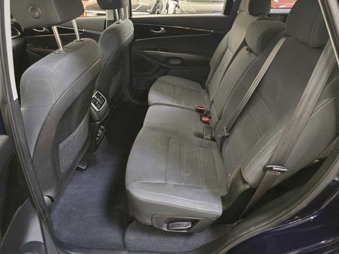 Used 2020 Kia Sorento LX image 7