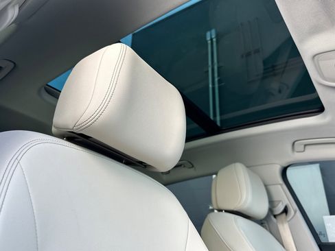 Used 2022 Audi e-tron Premium image 17