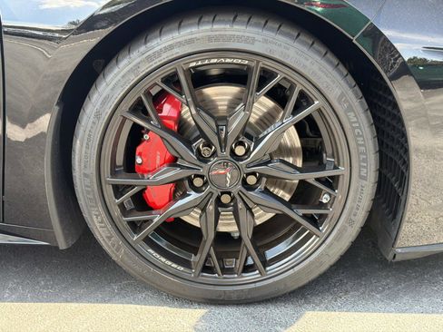 Used 2024 Chevrolet Corvette Stingray Premium Cpe w/ Z51 Performance Package image 19