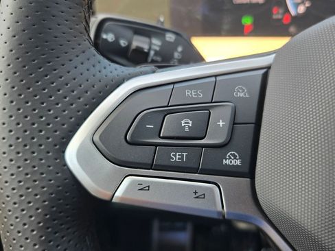 New 2026 Volkswagen Tiguan SEL R-Line AWD/4WD image 12