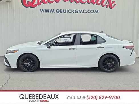 Used 2021 Toyota Camry SE w/ Carpet Mat Package (TMS) FWD image 4