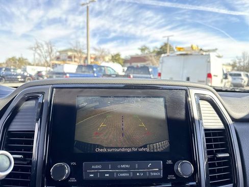 Used 2024 Nissan Titan SV w/ SV Bronze Edition Package image 20