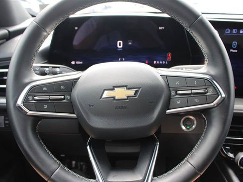 Used 2026 Chevrolet Traverse LT FWD image 14