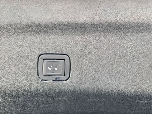 Certified 2023 Chevrolet Tahoe Z71 w/ Luxury Package AWD/4WD image 20