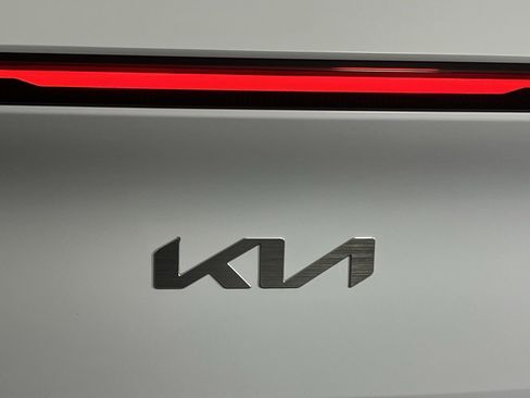 Used 2025 Kia EV6 Light w/ Light LR Technology Package image 13