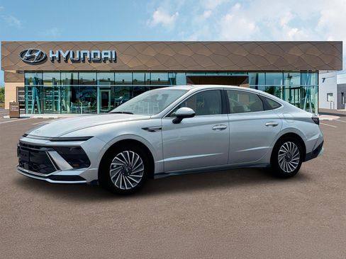 New 2025 Hyundai Sonata Limited image 2