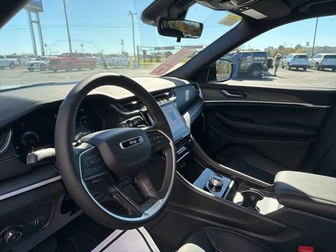 New 2025 Jeep Grand Cherokee L Limited image 6