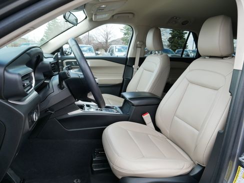 Used 2023 Ford Explorer XLT w/ Equipment Group 202A image 33