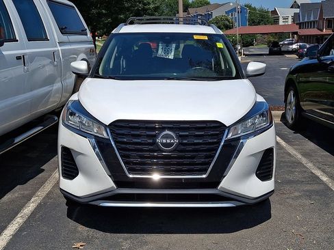 Used 2023 Nissan Kicks SV w/ Interior Electronics Package FWD image 2