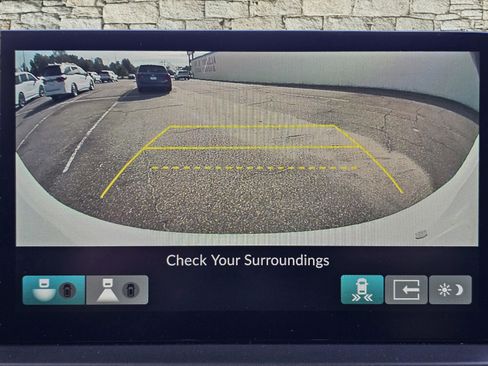 Used 2025 Honda Pilot TrailSport image 29