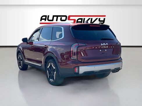 Used 2024 Kia Telluride EX w/ EX Captain's Chair Package AWD/4WD image 5