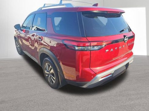 Used 2024 Nissan Pathfinder SL AWD/4WD image 3