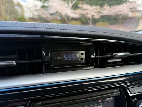 Used 2015 Toyota Corolla S image 19