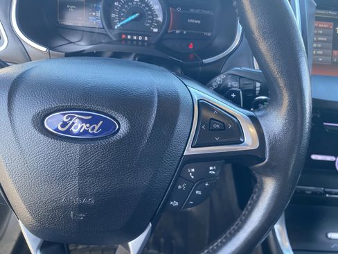 Used 2015 Ford Edge Titanium image 26