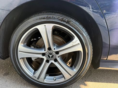 Used 2019 Mercedes-Benz E 300 4MATIC w/ Premium 1 Package image 38