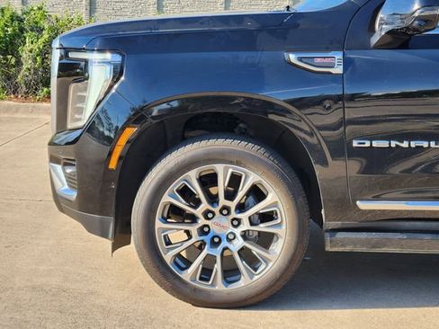 Used 2025 GMC Yukon Denali w/ Sun & Power Step Package image 8