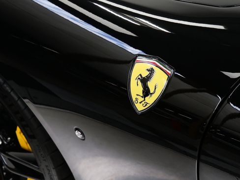Used 2025 Ferrari Roma Spider RWD image 41
