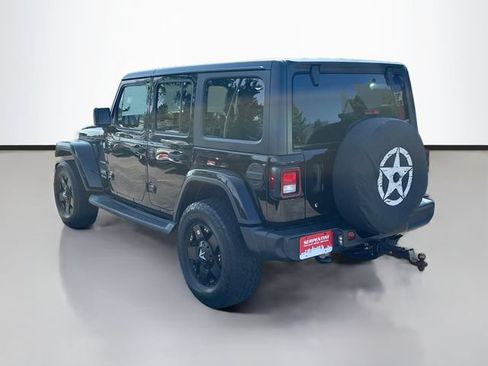 Used 2019 Jeep Wrangler Unlimited Sahara w/ Cold Weather Group AWD/4WD image 8