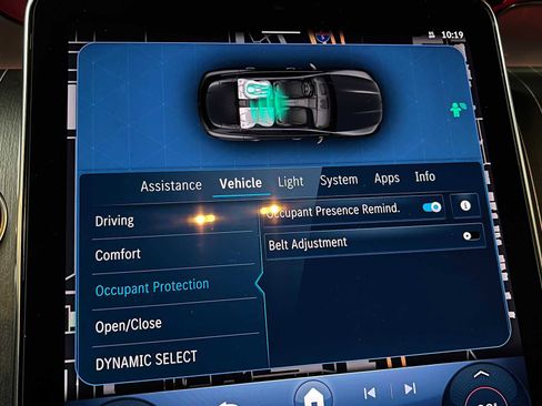 Used 2025 Mercedes-Benz GLC 300 4MATIC image 38