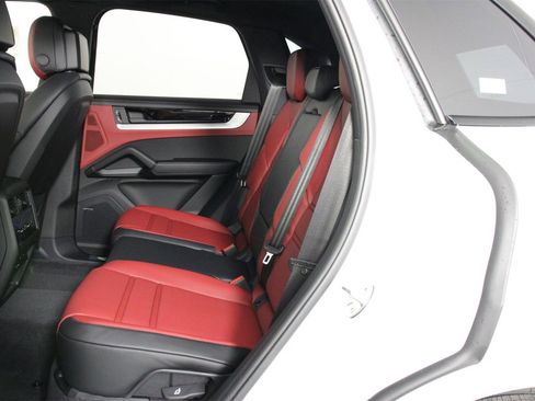 New 2026 Porsche Cayenne E-Hybrid image 18