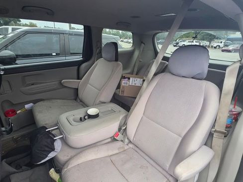 Used 2019 Kia Sedona LX image 14