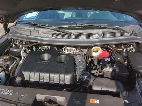 Used 2018 Ford Explorer XLT w/ Equipment Group 202A image 26