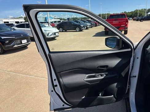 Used 2020 Nissan Kicks S FWD image 9